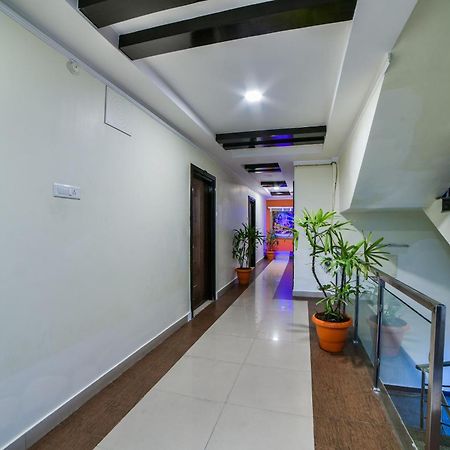 Hotel Oyo Surya Teja Residency Khammam Exterior foto