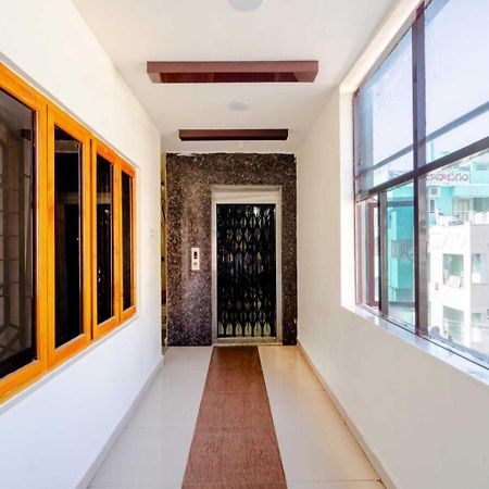 Hotel Oyo Surya Teja Residency Khammam Exterior foto
