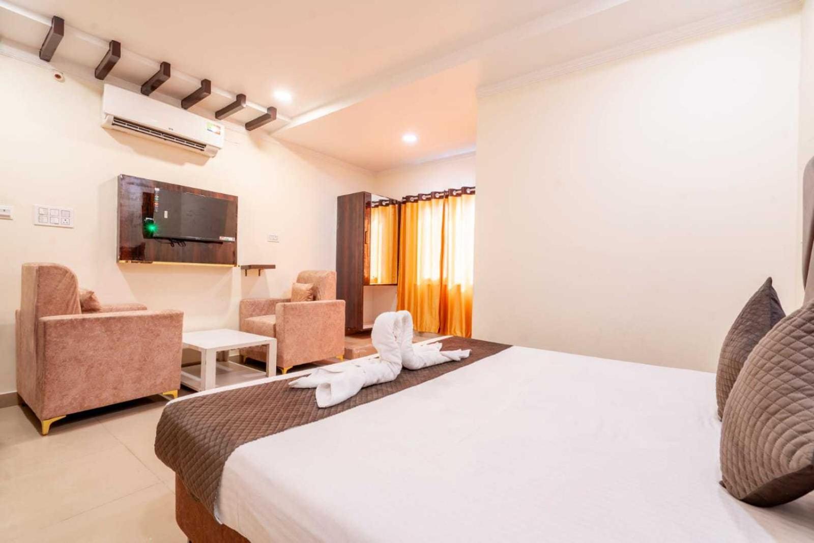Hotel Oyo Surya Teja Residency Khammam Exterior foto